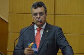 Luciano Pimentel manifesta pesar pelo falecimento do professor Sebastio